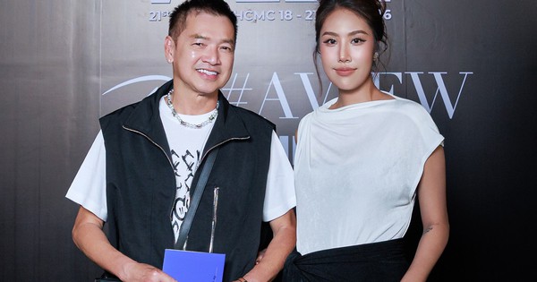 Quang Minh cùng vợ kém tuổi đi sự kiện, tiết lộ cuộc sống hôn nhân: góc nhìn mới cho người chơi Việt - hình ảnh - playxx88.com Quang Minh cùng vợ kém tuổi đi sự kiện, tiết lộ cuộc sống hôn nhân: góc nhìn mới cho người chơi Việt - hình ảnh - playxx88.com
