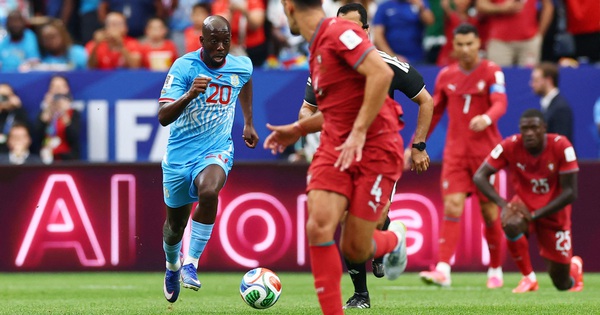 Kinh ngạc nhân vật đặc biệt khiến Bồ Đào Nha và Ronaldo ‘vỡ mộng’ ngày ra quân: Từng bị tạt a xít - hình ảnh - playxx88.com Kinh ngạc nhân vật đặc biệt khiến Bồ Đào Nha và Ronaldo ‘vỡ mộng’ ngày ra quân: Từng bị tạt a xít - hình ảnh - playxx88.com