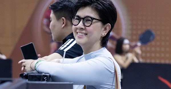 Diễn viên Kim Thư trẻ trung ở tuổi U.50, cổ vũ đồng nghiệp tại giải pickleball - hình ảnh - playxx88.com Diễn viên Kim Thư trẻ trung ở tuổi U.50, cổ vũ đồng nghiệp tại giải pickleball - hình ảnh - playxx88.com