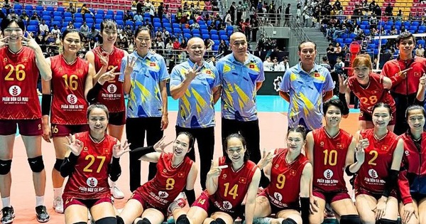 Thanh Thúy và hàng chắn tỏa sáng, đội tuyển bóng chuyền nữ Việt Nam thắng dễ Iran: góc nhìn mới cho người chơi Việt - hình ảnh - playxx88.com Thanh Thúy và hàng chắn tỏa sáng, đội tuyển bóng chuyền nữ Việt Nam thắng dễ Iran: góc nhìn mới cho người chơi Việt - hình ảnh - playxx88.com