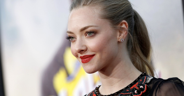 Minh tinh Amanda Seyfried phải thuê vệ sĩ bảo vệ vì vạ miệng: góc nhìn mới cho người chơi Việt - hình ảnh - playxx88.com Minh tinh Amanda Seyfried phải thuê vệ sĩ bảo vệ vì vạ miệng: góc nhìn mới cho người chơi Việt - hình ảnh - playxx88.com