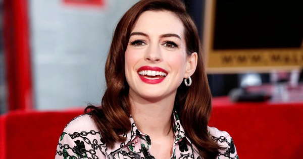 Anne Hathaway hé lộ khả năng trở lại ‘The Devil Wears Prada’ phần 3 - hình ảnh - playxx88.com Anne Hathaway hé lộ khả năng trở lại ‘The Devil Wears Prada’ phần 3 - hình ảnh - playxx88.com