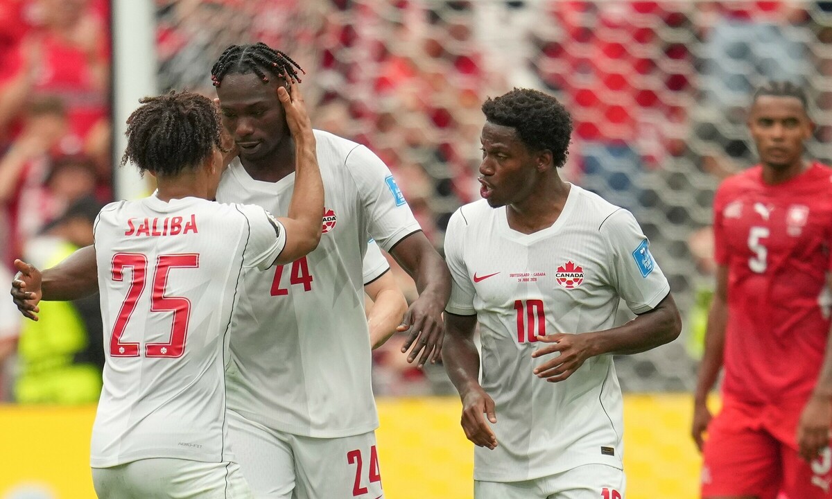 Cả Ba Đội Chủ Nhà World Cup 2026 Vượt Qua Vòng Bảng: Dấu Ấn Lịch Sử Cho Canada, Mỹ và Mexico - hình ảnh - playxx88.com Cả Ba Đội Chủ Nhà World Cup 2026 Vượt Qua Vòng Bảng: Dấu Ấn Lịch Sử Cho Canada, Mỹ và Mexico - hình ảnh - playxx88.com
