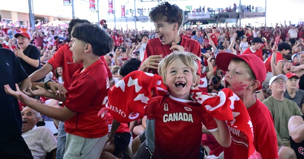 CĐV Canada Mở Hội Sau Chiến Thắng Lịch Sử Tại World Cup 2026 - hình ảnh - playxx88.com CĐV Canada Mở Hội Sau Chiến Thắng Lịch Sử Tại World Cup 2026 - hình ảnh - playxx88.com