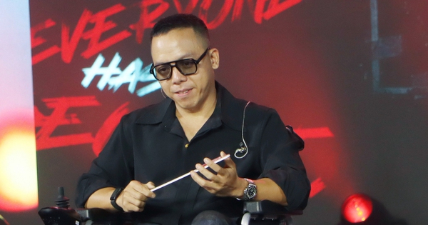 Hoàng Touliver ngồi xe lăn xuất hiện tại fan meeting, cộng đồng lo lắng - hình ảnh - playxx88.com Hoàng Touliver ngồi xe lăn xuất hiện tại fan meeting, cộng đồng lo lắng - hình ảnh - playxx88.com