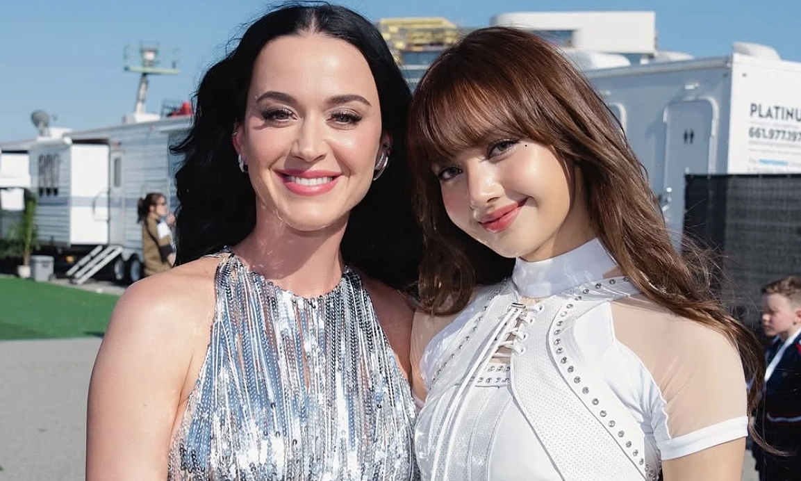 Katy Perry hội ngộ Lisa tại World Cup 2026: Khoảnh khắc sao quốc tế làm “nóng” fan Việt - hình ảnh - playxx88.com Katy Perry hội ngộ Lisa tại World Cup 2026: Khoảnh khắc sao quốc tế làm “nóng” fan Việt - hình ảnh - playxx88.com