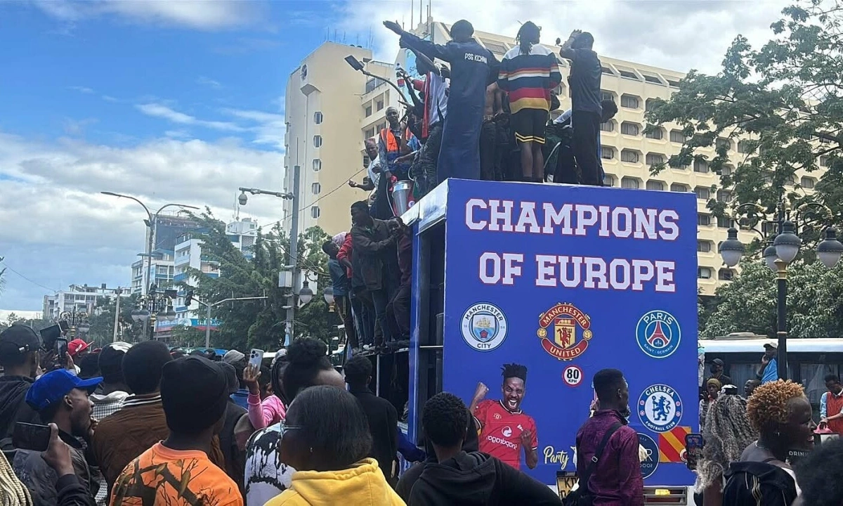 CĐV Man Utd dẫn đầu đoàn diễu hành ăn mừng thất bại của Arsenal tại Nairobi - hình ảnh - playxx88.com CĐV Man Utd dẫn đầu đoàn diễu hành ăn mừng thất bại của Arsenal tại Nairobi - hình ảnh - playxx88.com