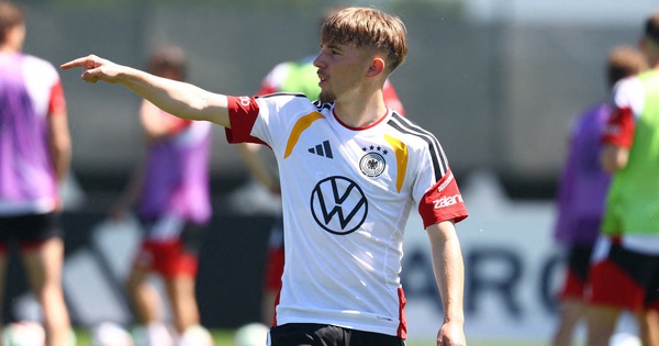 ‘Viên ngọc mới’ của đội tuyển Đức nhập viện khẩn, HLV Nagelsmann gọi người thay thế gấp - hình ảnh - playxx88.com ‘Viên ngọc mới’ của đội tuyển Đức nhập viện khẩn, HLV Nagelsmann gọi người thay thế gấp - hình ảnh - playxx88.com