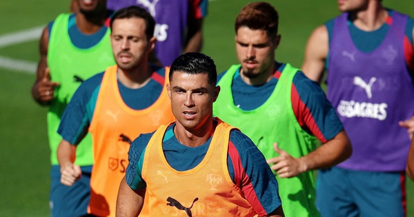 Ronaldo Bật Chế Độ Chinh Phục Cúp Vàng: Cơ Hội Thưởng Đăng Ký XX88 Đang Mở! - hình ảnh - playxx88.com Ronaldo Bật Chế Độ Chinh Phục Cúp Vàng: Cơ Hội Thưởng Đăng Ký XX88 Đang Mở! - hình ảnh - playxx88.com