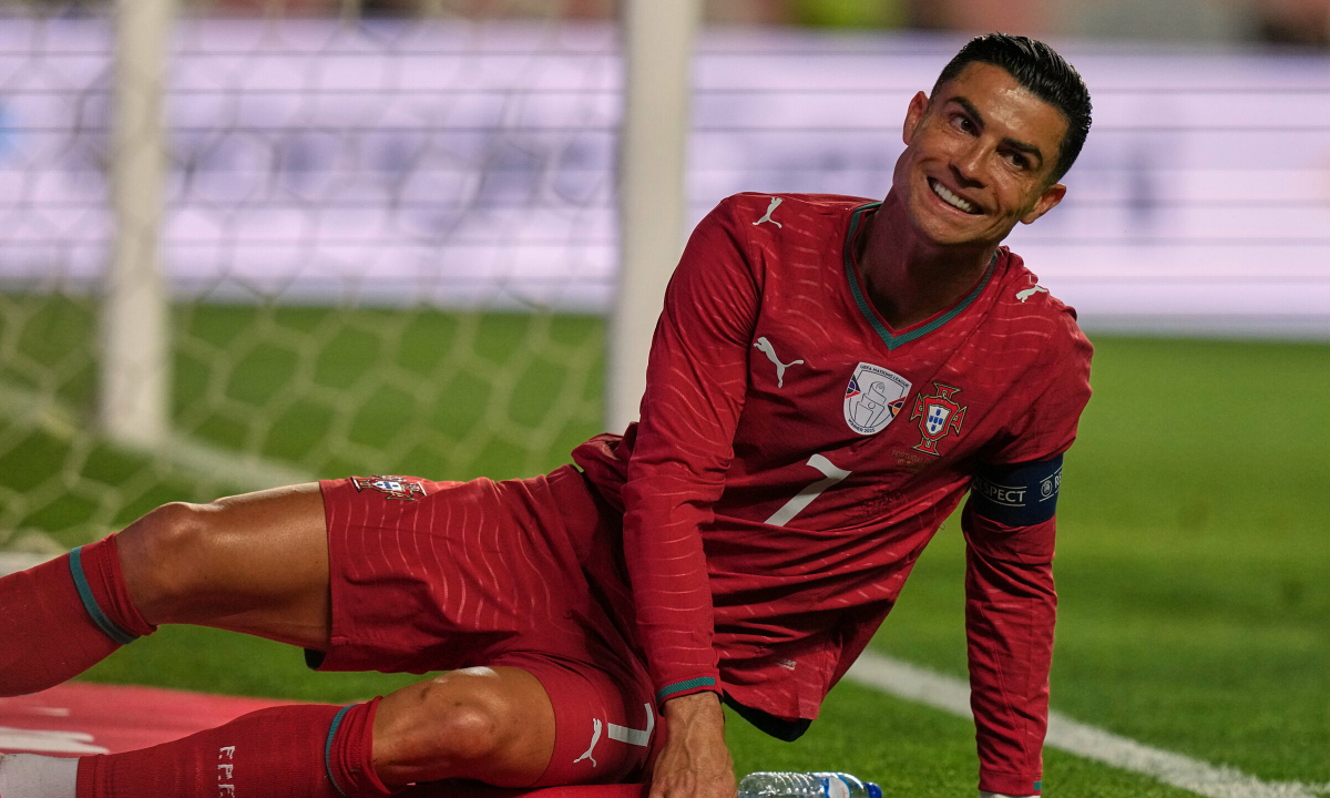 Ronaldo vắng mặt trong top 40 cầu thủ đẹp trai World Cup 2026: Bất ngờ ai dẫn đầu? - hình ảnh - playxx88.com Ronaldo vắng mặt trong top 40 cầu thủ đẹp trai World Cup 2026: Bất ngờ ai dẫn đầu? - hình ảnh - playxx88.com
