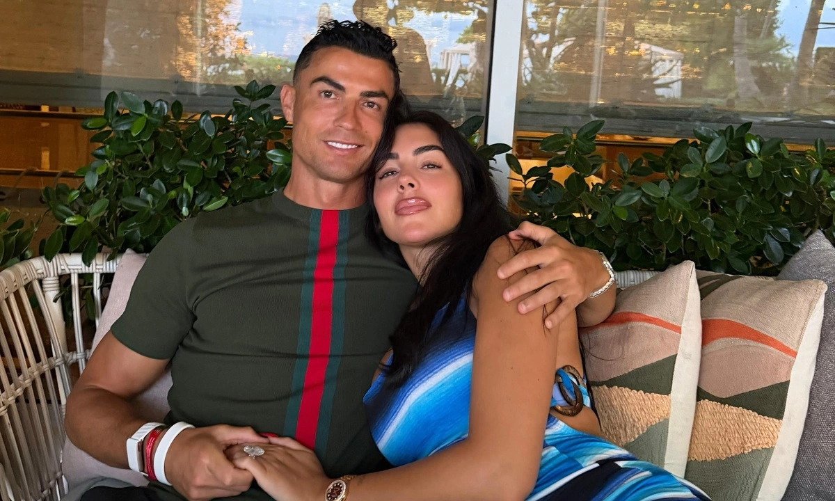 App XX88 và câu chuyện tình 10 năm của Ronaldo – Georgina: Gắn bó qua giông bão - hình ảnh - playxx88.com App XX88 và câu chuyện tình 10 năm của Ronaldo – Georgina: Gắn bó qua giông bão - hình ảnh - playxx88.com