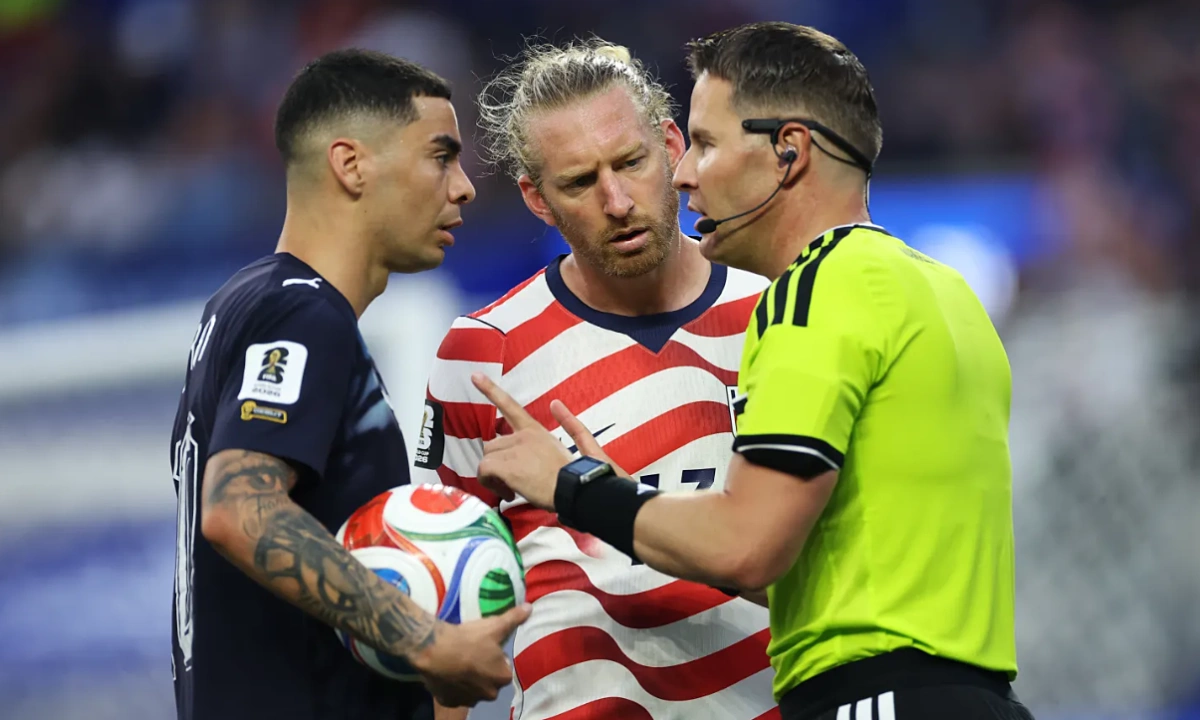 Luật VAR mới giúp thủ quân ĐT Mỹ tránh thẻ vàng tại World Cup 2026 - hình ảnh - playxx88.com Luật VAR mới giúp thủ quân ĐT Mỹ tránh thẻ vàng tại World Cup 2026 - hình ảnh - playxx88.com