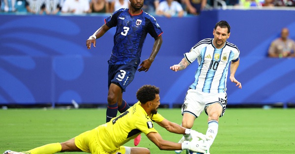 Khoảnh khắc thủ thành Vozinha cản phá cú sút của Messi: Huyền thoại dù thua cuộc - hình ảnh - playxx88.com Khoảnh khắc thủ thành Vozinha cản phá cú sút của Messi: Huyền thoại dù thua cuộc - hình ảnh - playxx88.com