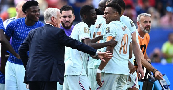 HLV Deschamps đi vào lịch sử World Cup: Mbappe – Dembele tái lập kỳ tích của Brazil: góc nhìn mới cho người chơi Việt - hình ảnh - playxx88.com HLV Deschamps đi vào lịch sử World Cup: Mbappe – Dembele tái lập kỳ tích của Brazil: góc nhìn mới cho người chơi Việt - hình ảnh - playxx88.com