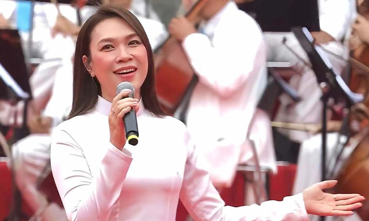 XX88 cược bóng đá: Nghệ sĩ hát mừng 50 năm Sài Gòn – Gia Định mang tên Bác Hồ - hình ảnh - playxx88.com XX88 cược bóng đá: Nghệ sĩ hát mừng 50 năm Sài Gòn – Gia Định mang tên Bác Hồ - hình ảnh - playxx88.com