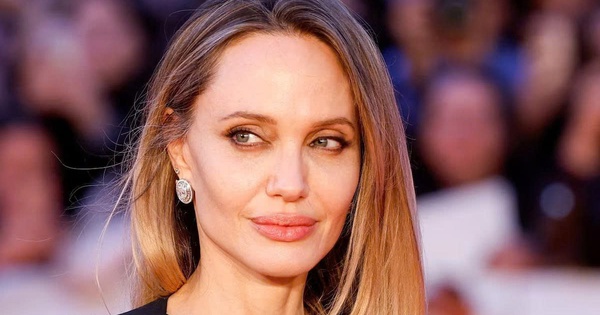 XX88 Việt Nam: Angelina Jolie từ chối tiết lộ hồ sơ thuế sau ly hôn Brad Pitt - hình ảnh - playxx88.com XX88 Việt Nam: Angelina Jolie từ chối tiết lộ hồ sơ thuế sau ly hôn Brad Pitt - hình ảnh - playxx88.com