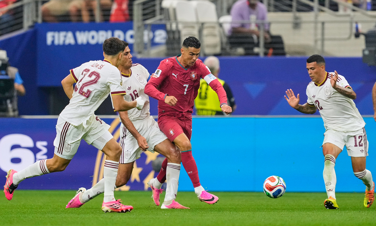 Ronaldo nhận điểm thấp nhất trận thua Tây Ban Nha - hình ảnh - playxx88.com Ronaldo nhận điểm thấp nhất trận thua Tây Ban Nha - hình ảnh - playxx88.com